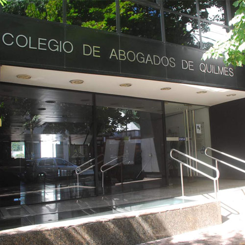 Historia, Qué es el CAQ y Nuevo Edificio